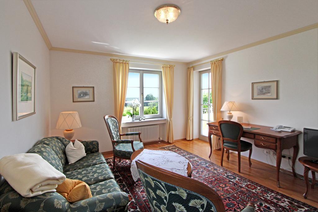 Gaestehaus Schloss Kronburg المظهر الخارجي الصورة