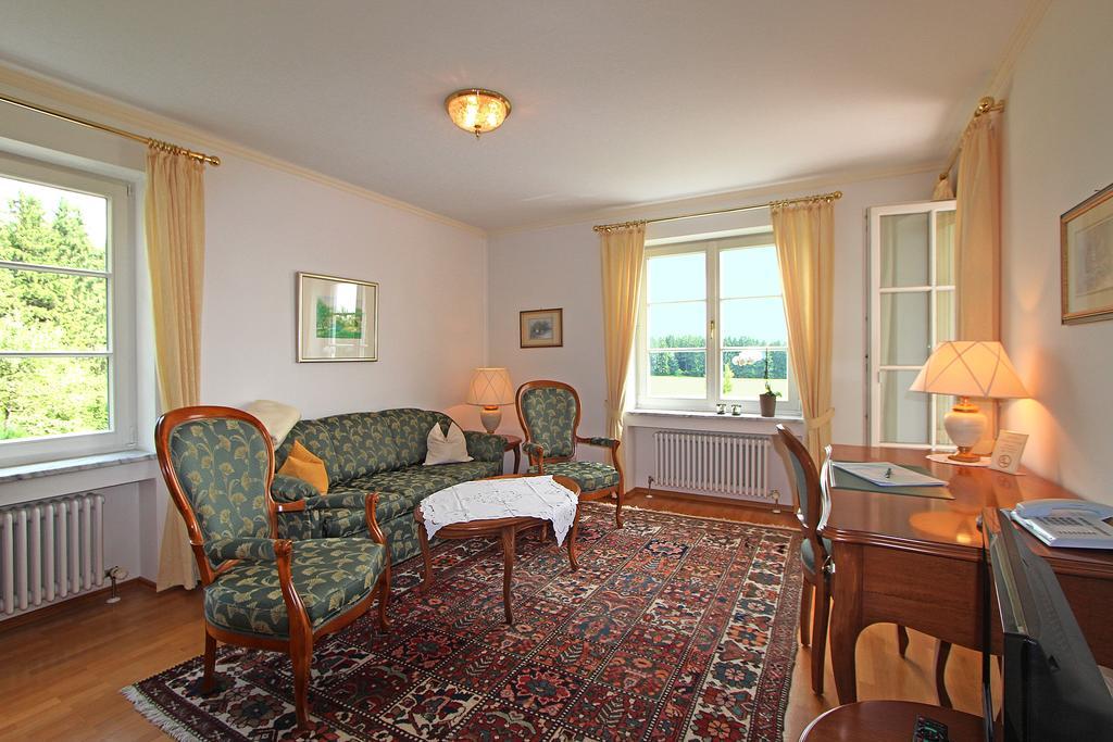 Gaestehaus Schloss Kronburg المظهر الخارجي الصورة